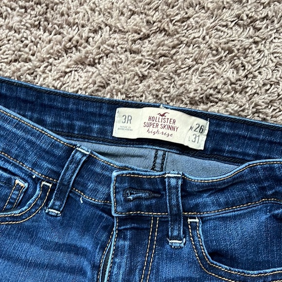 Hollister Super Skinny high rise jeans - Picture 2 of 3